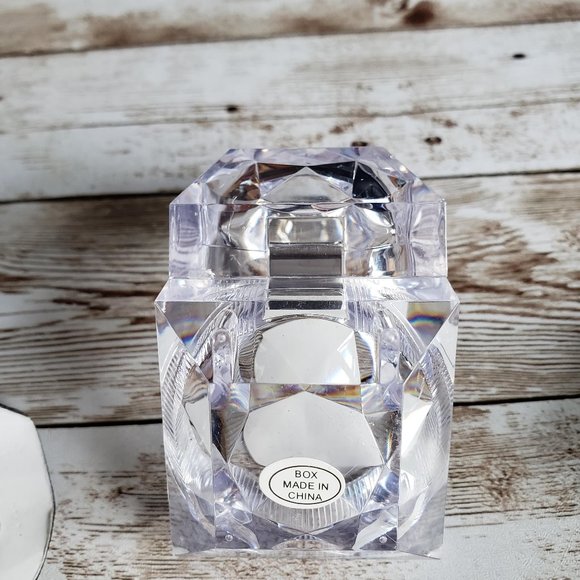 💕Famous Stars & Straps Winged Earrings💕 - Picture 5 of 5